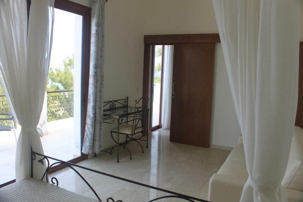 Martika Luxury Villa Agia Marina  Экстерьер фото