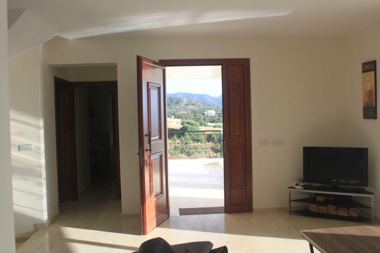 Martika Luxury Villa Agia Marina  Экстерьер фото