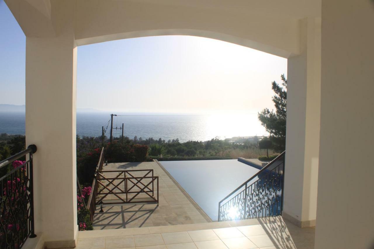 Martika Luxury Villa Agia Marina  Экстерьер фото